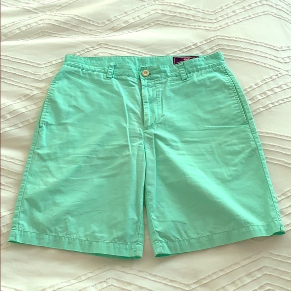Vineyard Vines || Green Club Shorts - Picture 2 of 6